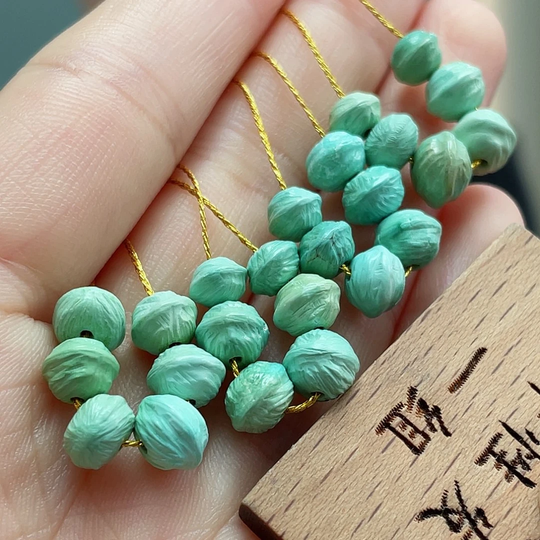 未镶嵌绿松石颈饰