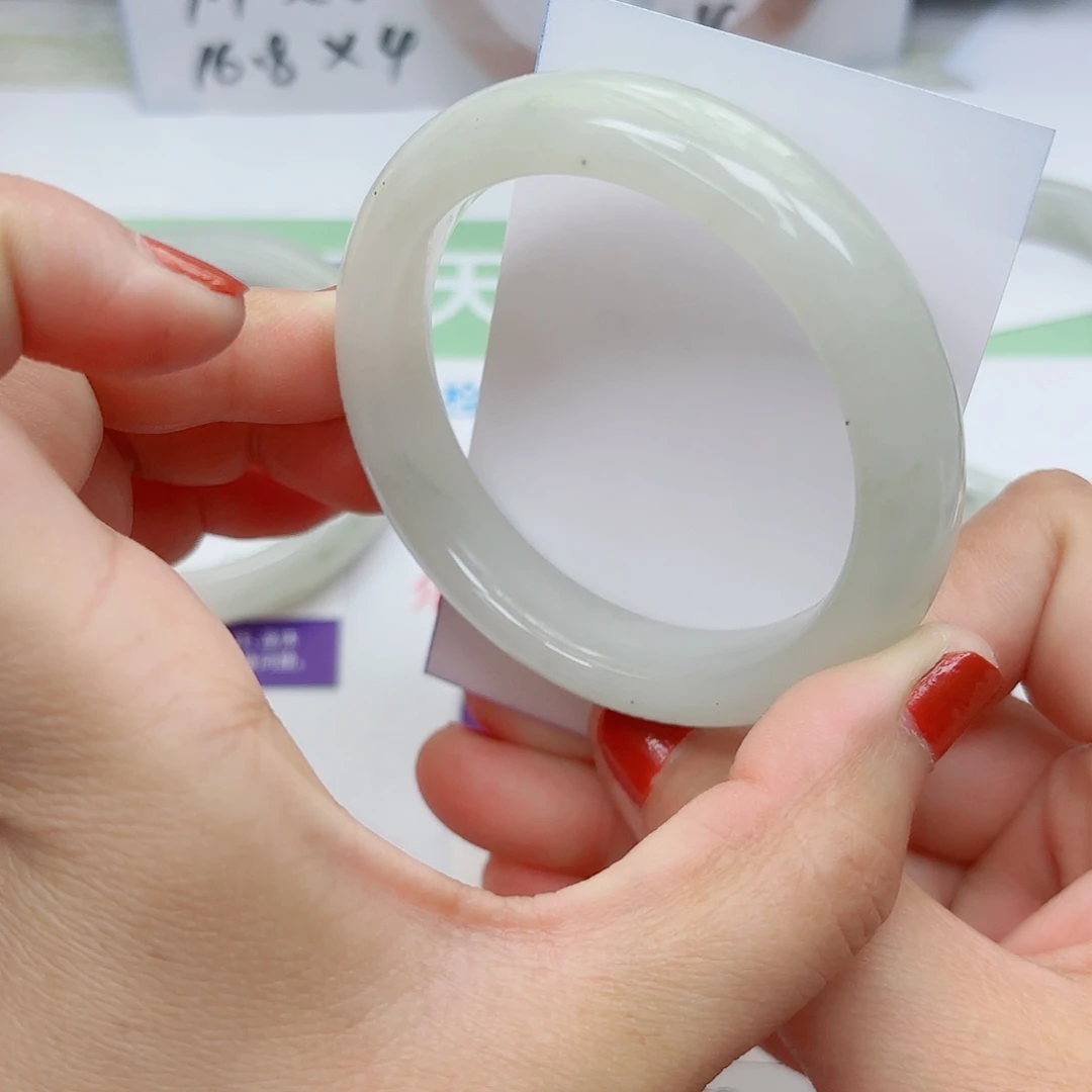 石英质玉未镶嵌手镯70/54