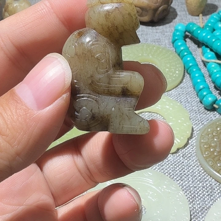 用***6和田玉（糖玉）未镶嵌挂件
