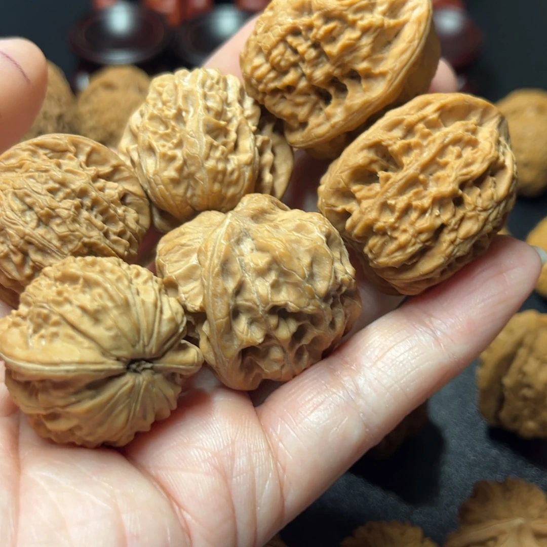 十***，文玩核桃吊坠一物一拍不喜勿拍