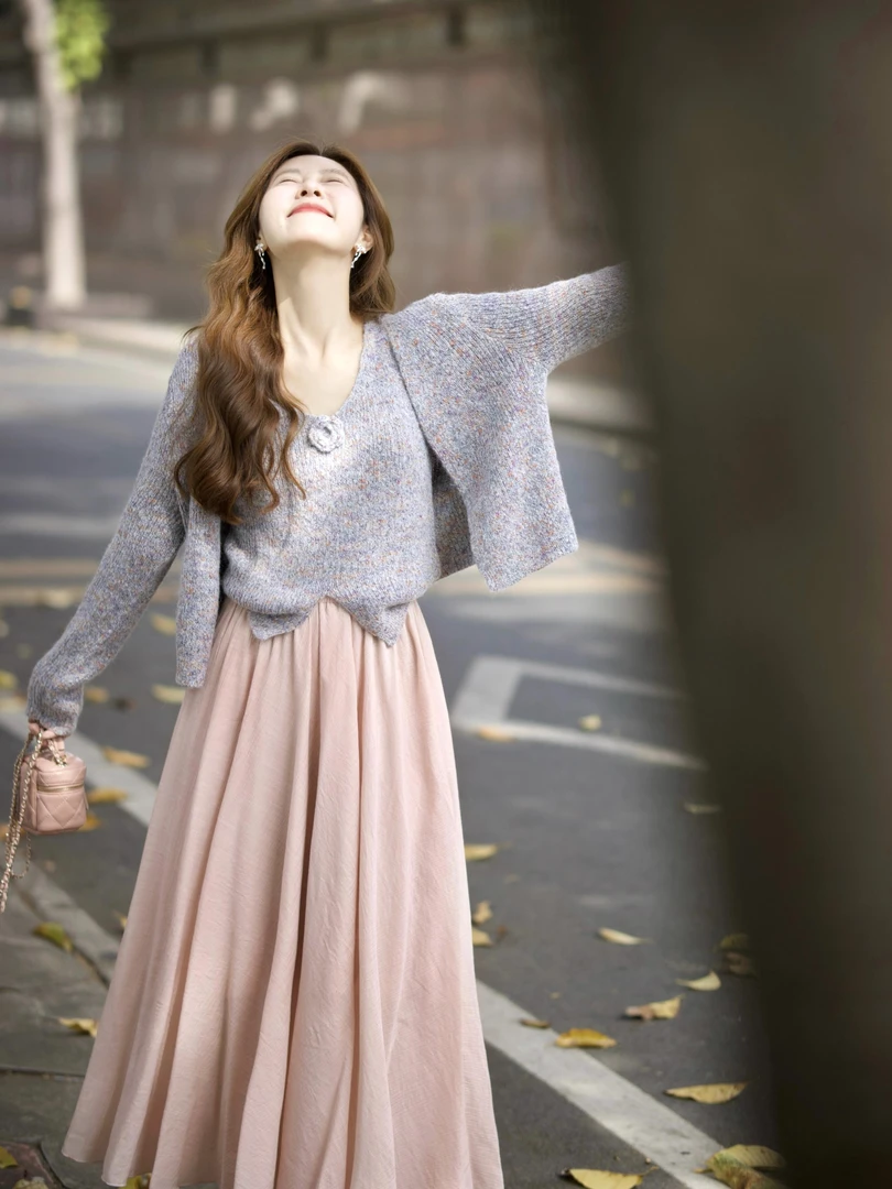 2025春季温柔风穿搭拼接玫瑰针织开衫背心女小香风半身裙三件套潮