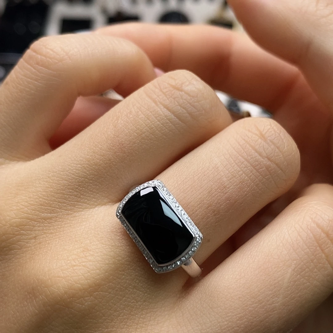 翡翠18K金镶嵌戒指