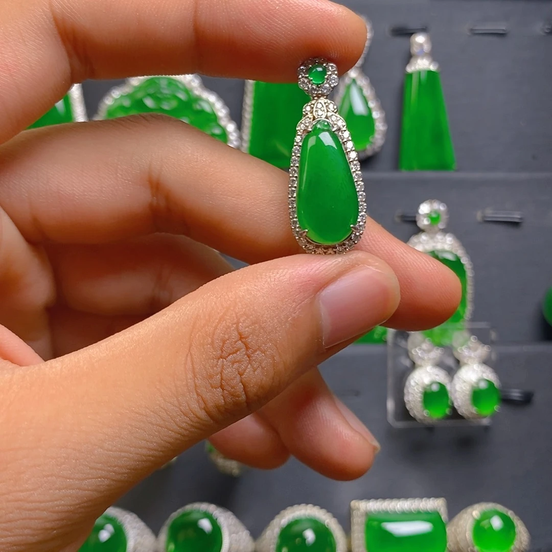 翡翠银S925镶嵌吊坠(赠链)吊坠