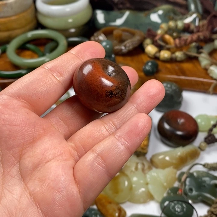 黑****和田玉（糖玉）未镶嵌把件