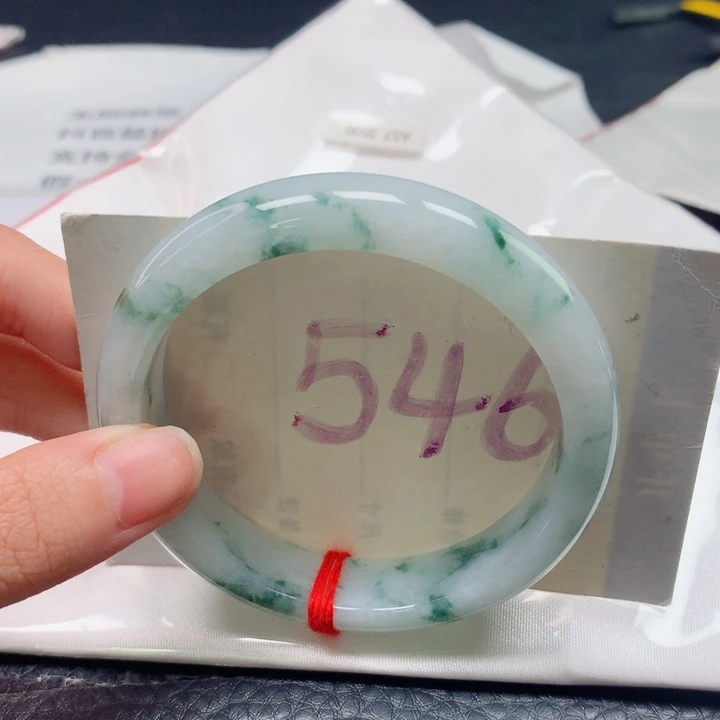 翡翠手镯未镶嵌圈口5657