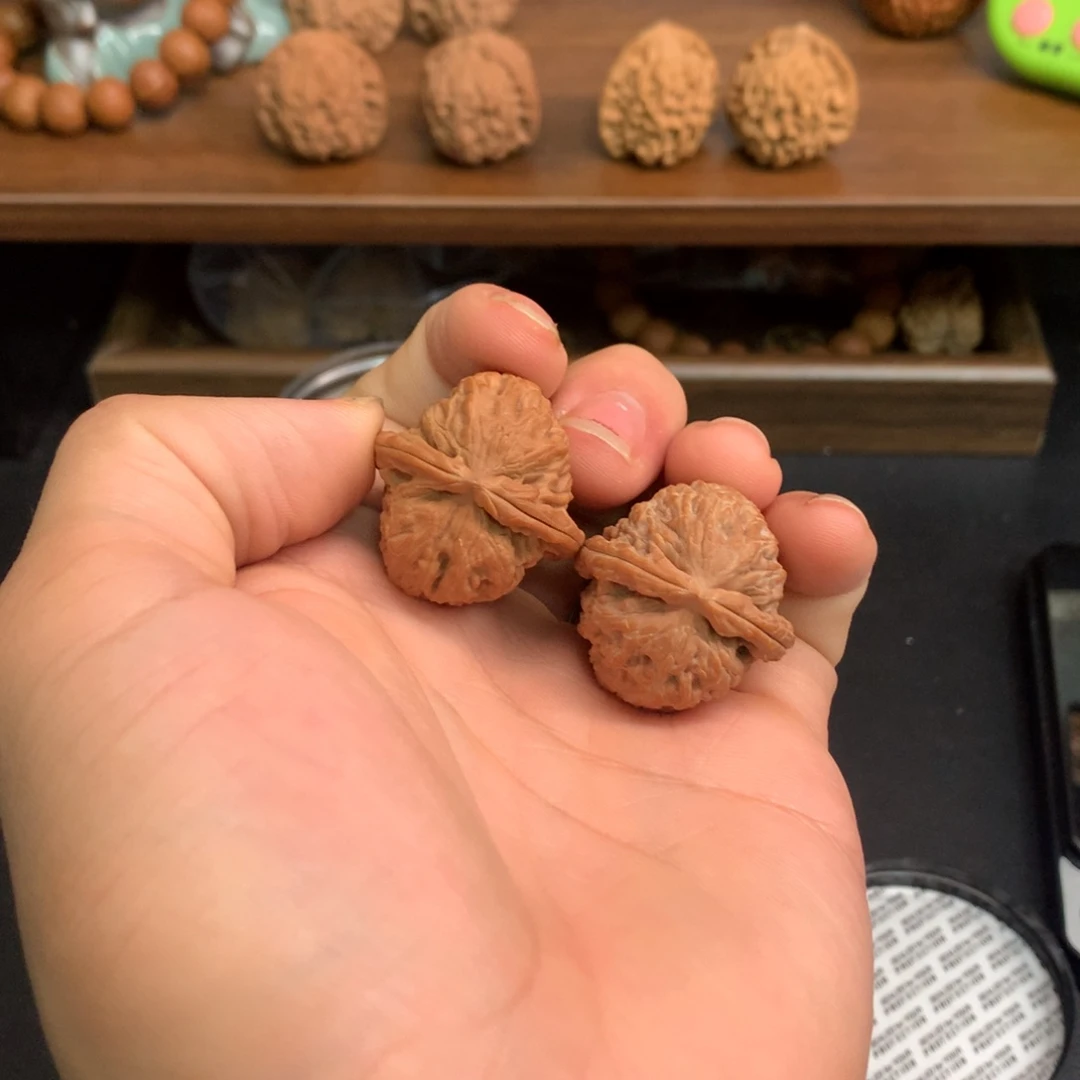 文玩核桃把件30白狮子