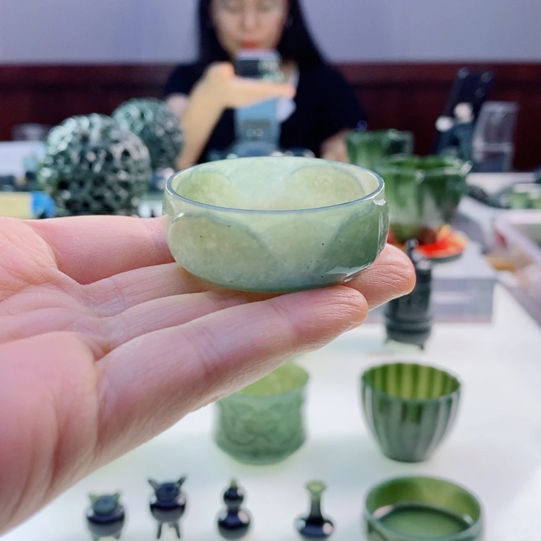 未镶嵌和田玉（青玉）摆件微瑕