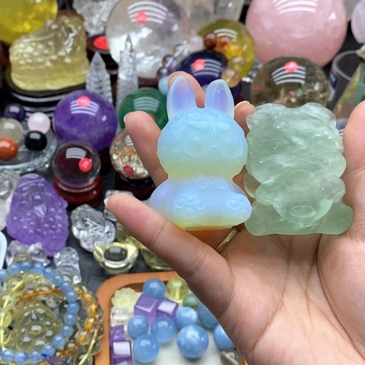 永***头石材天然水晶摆件