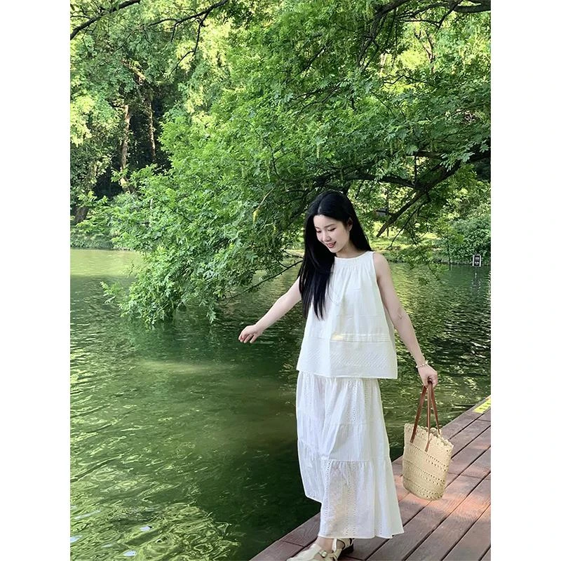 清冷松弛感穿搭套装女夏季白色无袖背心上衣宽松显瘦半身裙两件套