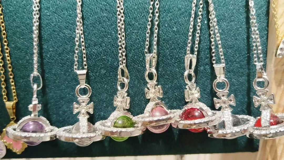 钛钢项链 轻奢银制土星项链配饰链子饰品，立体款时尚百搭毛衣链