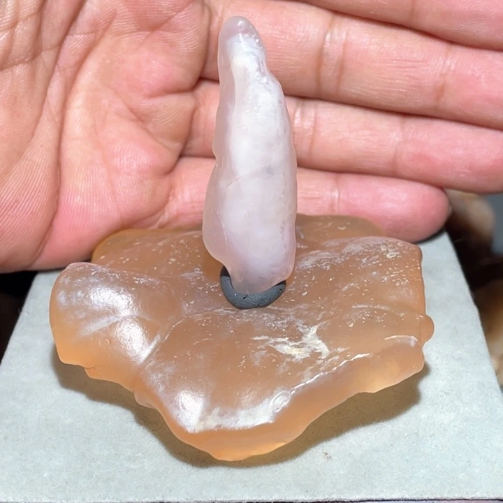 石材虎**脑阿拉善奇石