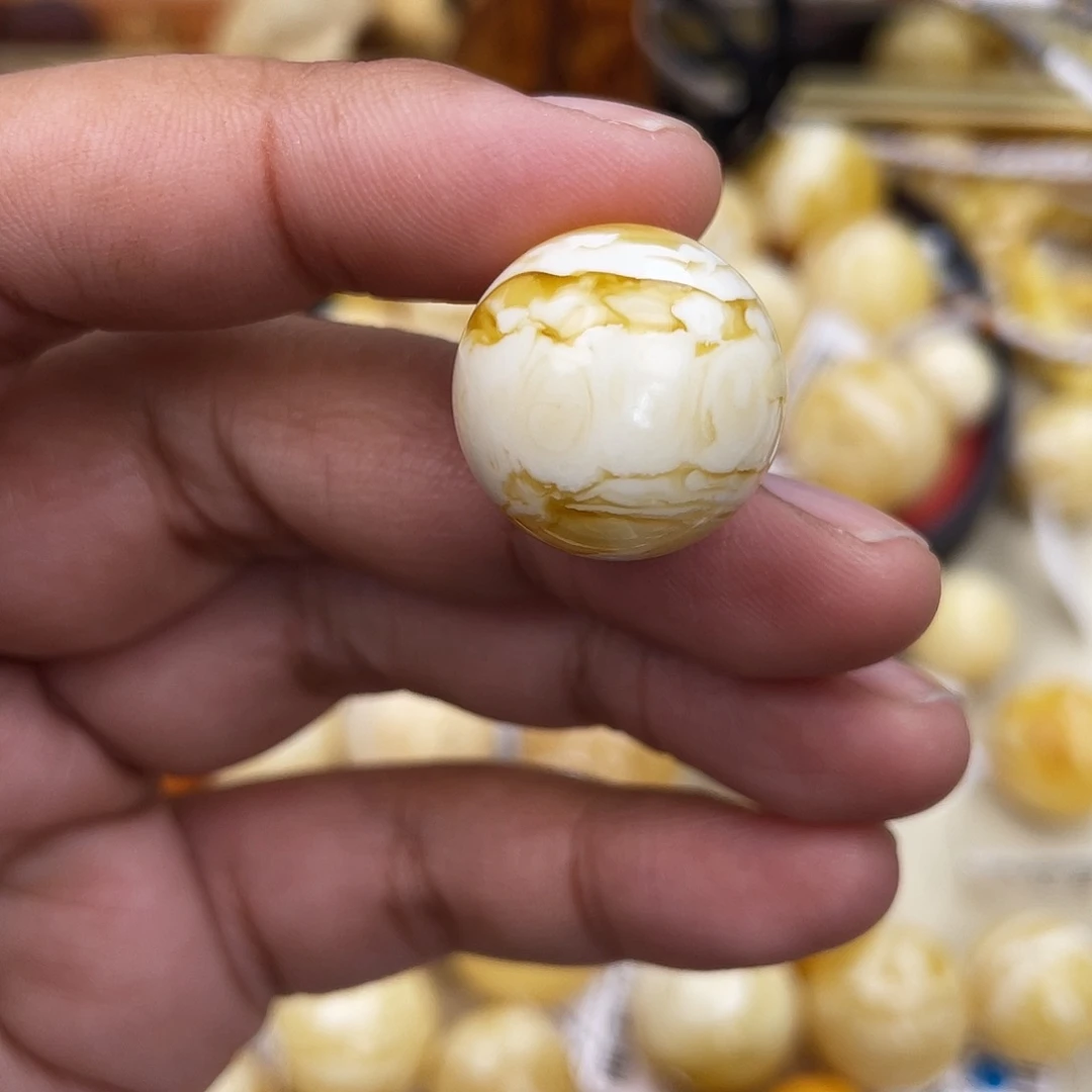 蜜蜡未镶嵌珠宝奇石19.4