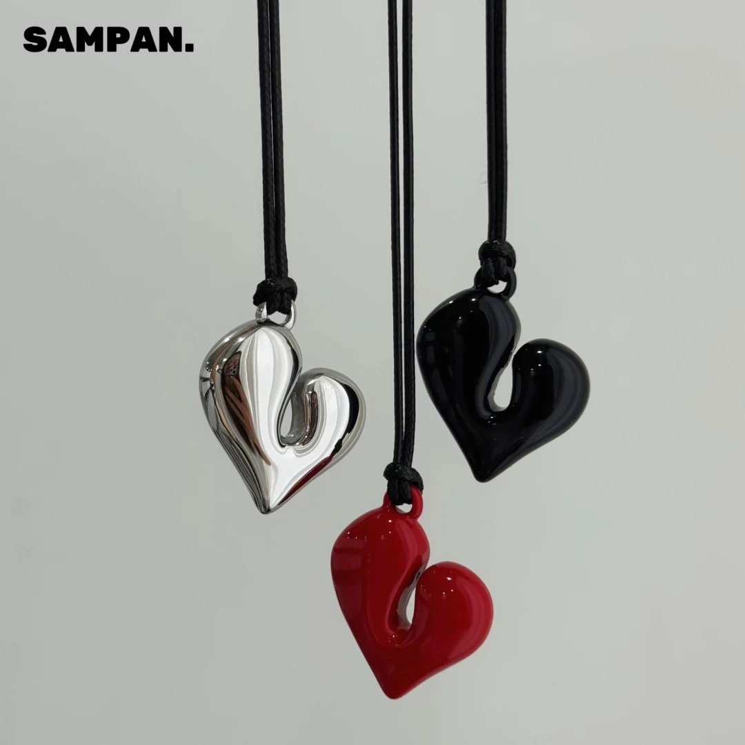 铜合金皮质项链 SAMPAN小众设计爱心项链高级黑绳百搭复古毛衣链