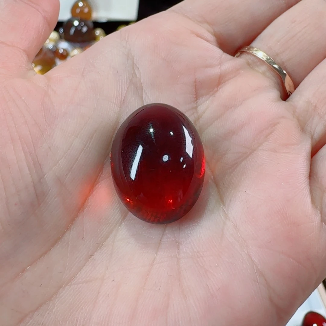 琥珀裸石未镶嵌秋***话