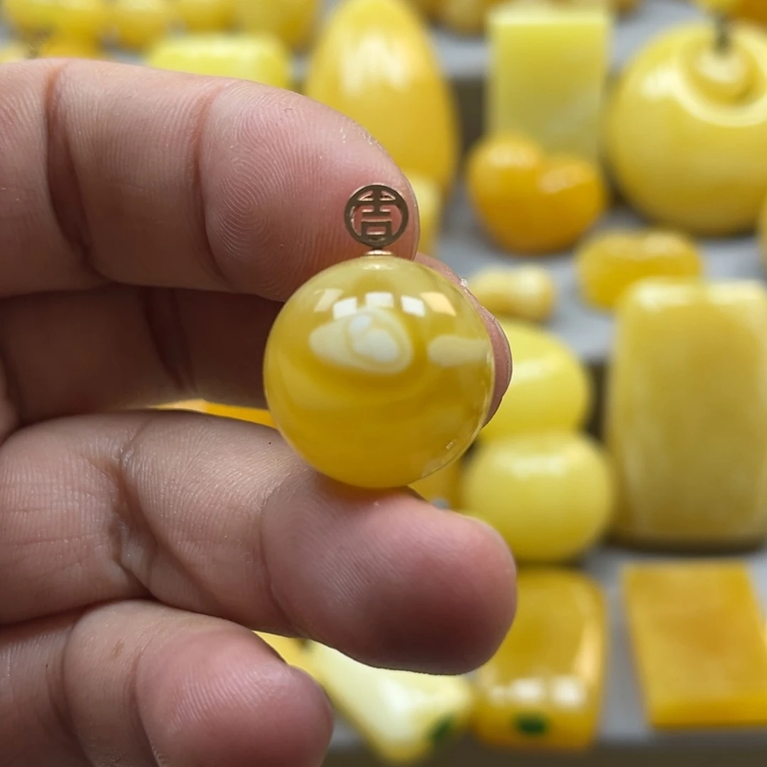 蜜蜡珠宝奇石未镶嵌