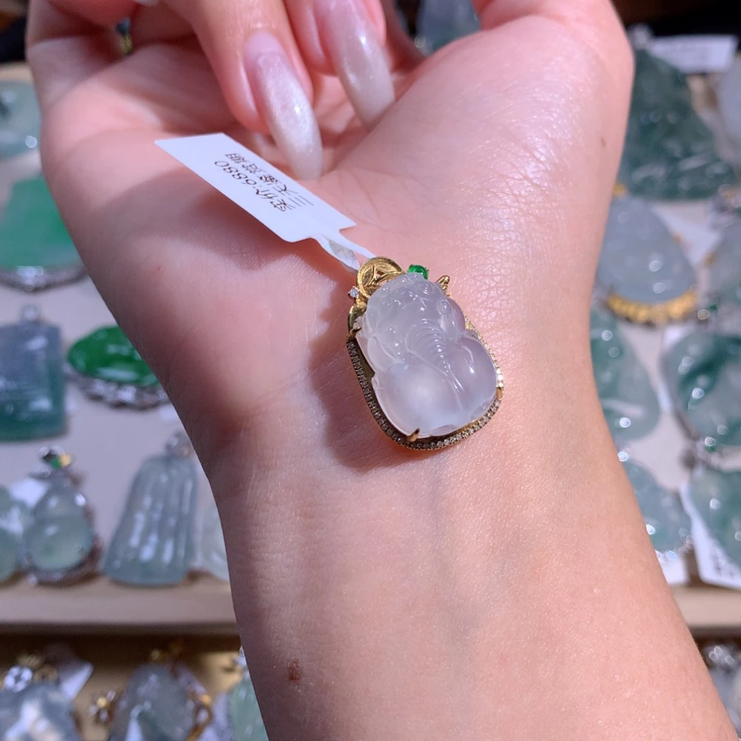 翡翠吊坠(不含链)18K金镶嵌