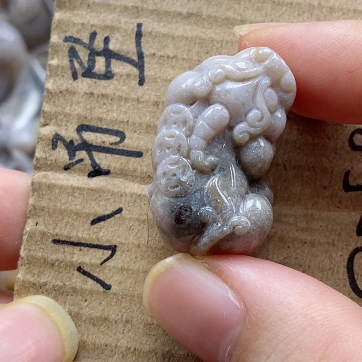 硅化珊瑚（珊瑚玉）颈饰未镶嵌楼*