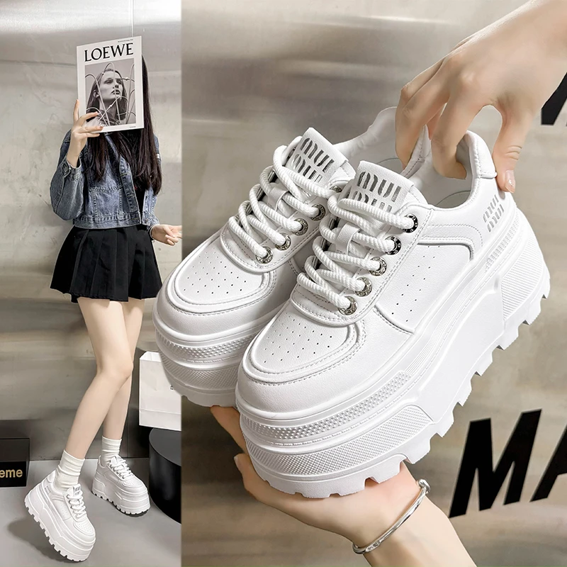 内增高真皮小白鞋女2025春季新款小个子百搭配裙子爆款厚底板鞋