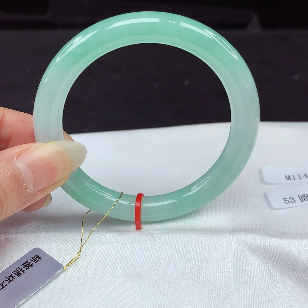 翡翠手镯未镶嵌53圆675