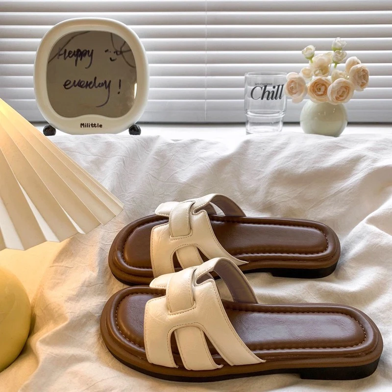 复古法式一字拖鞋女夏外穿2025新款网红平底海平底小法式晚风凉鞋