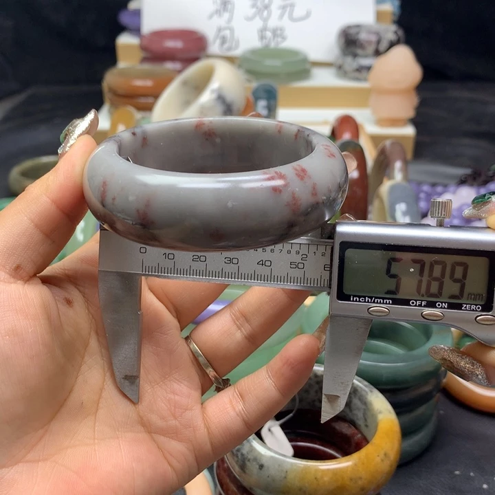 未镶嵌手镯石英质玉
