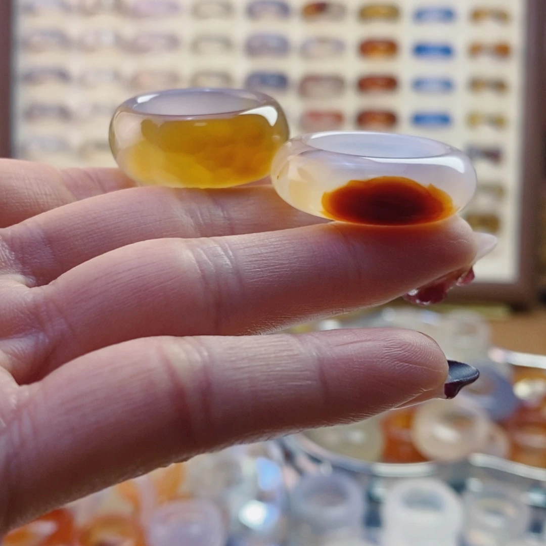 玛瑙/玉髓戒指未镶嵌老***酒