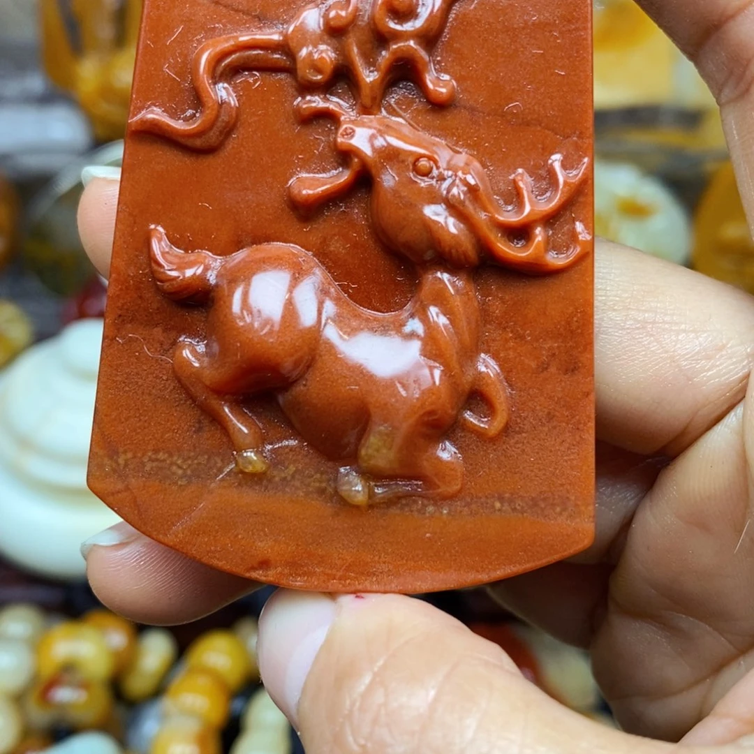 石英质玉（黄龙玉）颈饰未镶嵌