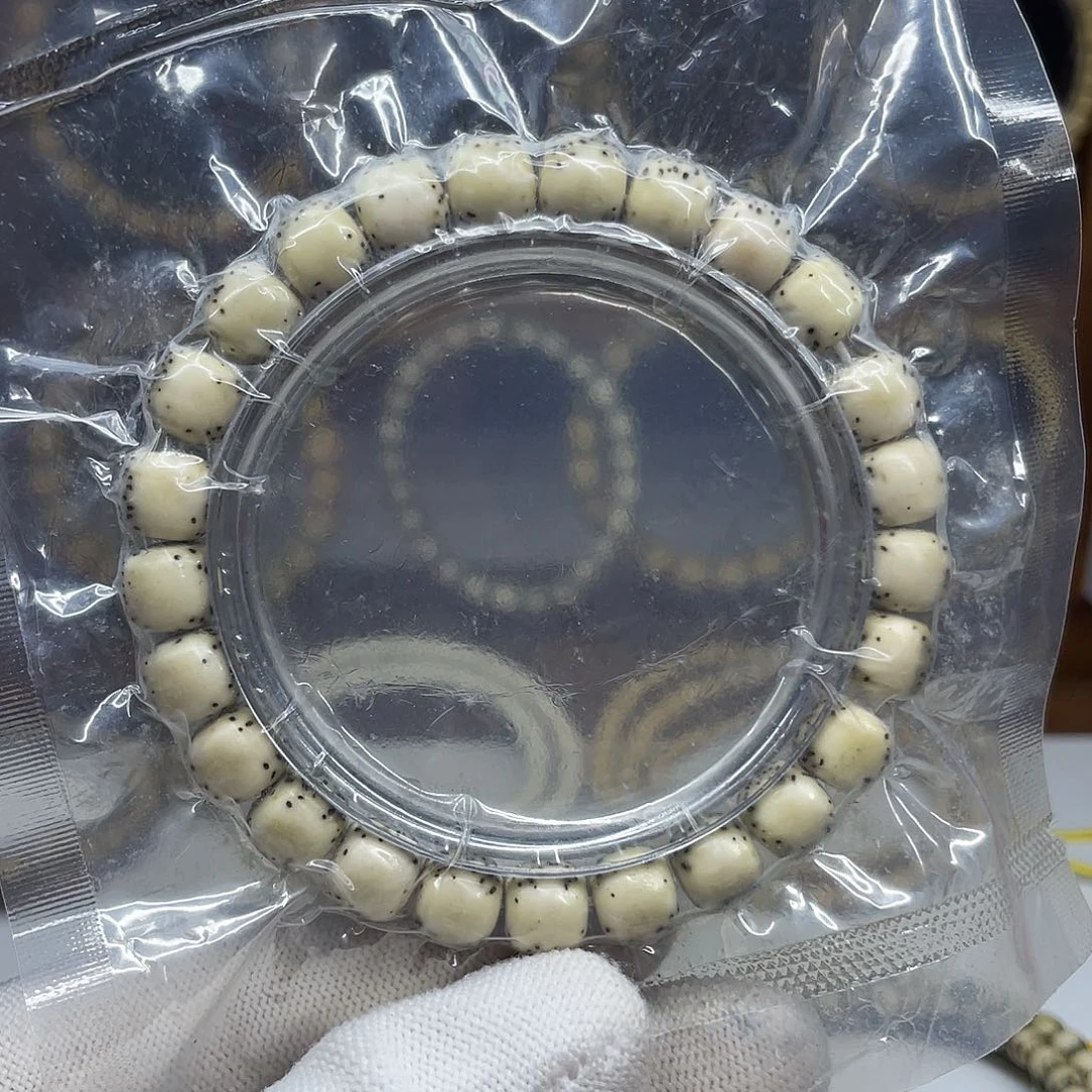 白****手串星月菩提9-8，绿背河豚