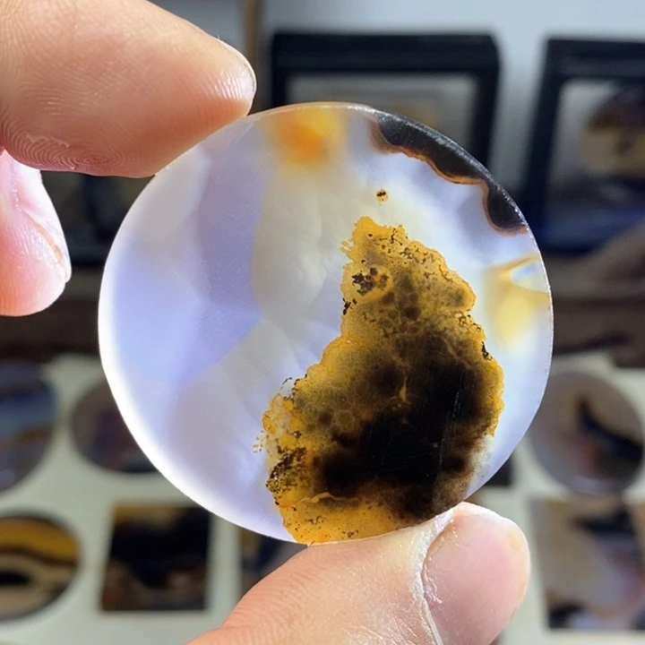 玛瑙/玉髓颈饰未镶嵌半*兰