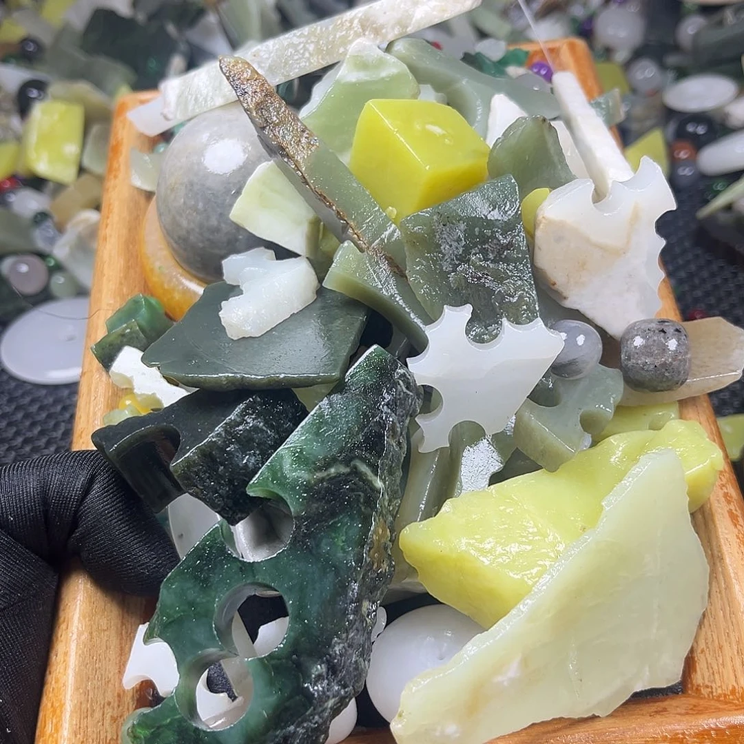 和田玉未镶嵌毛衣链