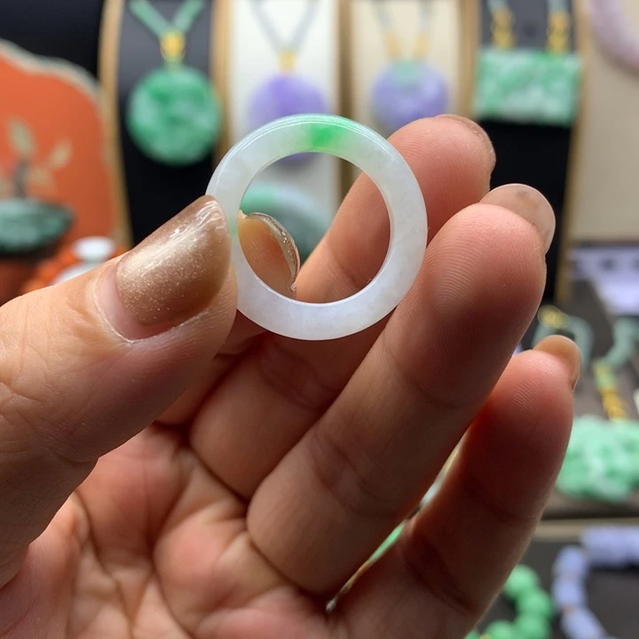 翡翠未镶嵌吊坠(不含链)翡翠戒指