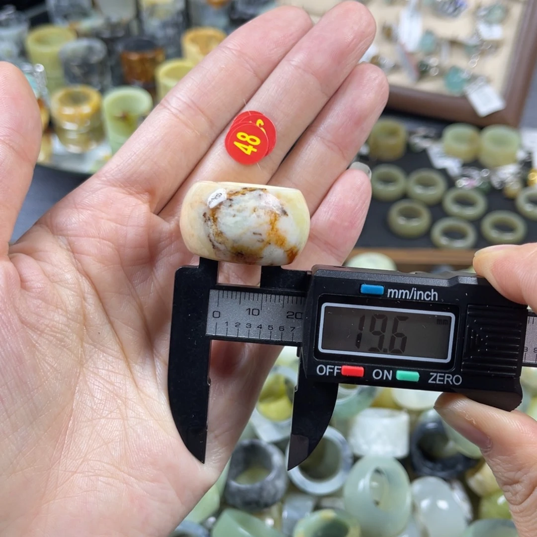 蛇纹石玉未镶嵌戒指