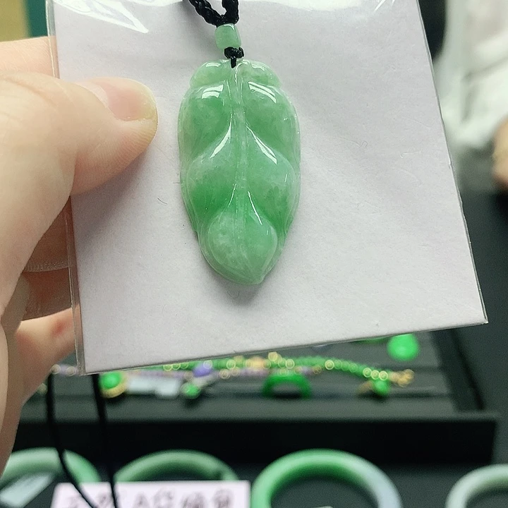 翡翠未镶嵌颈饰翡翠未镶嵌项链吊坠