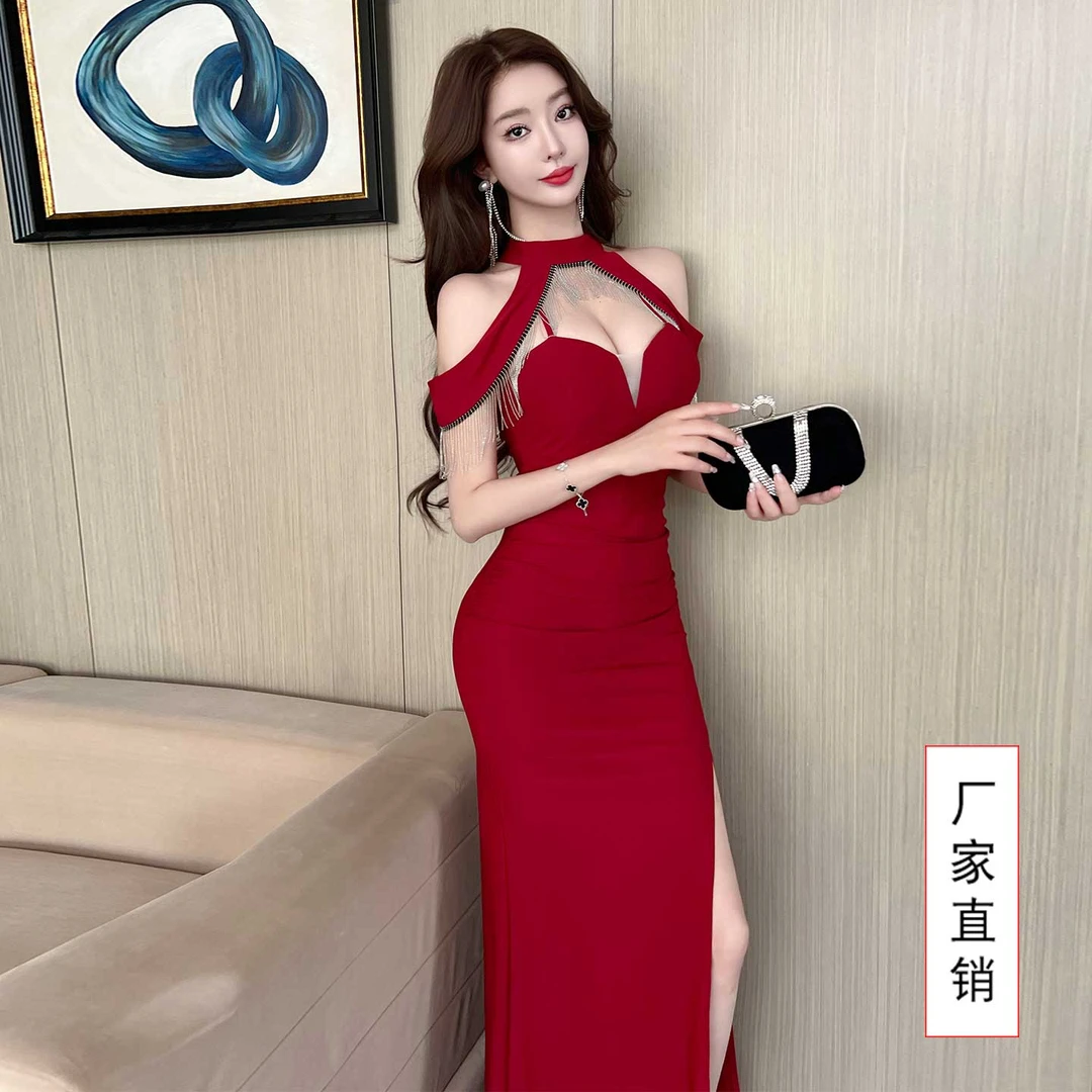 红色高级感晚礼服新款时尚挂脖包臀长裙显瘦夜总会KTV性感连衣裙