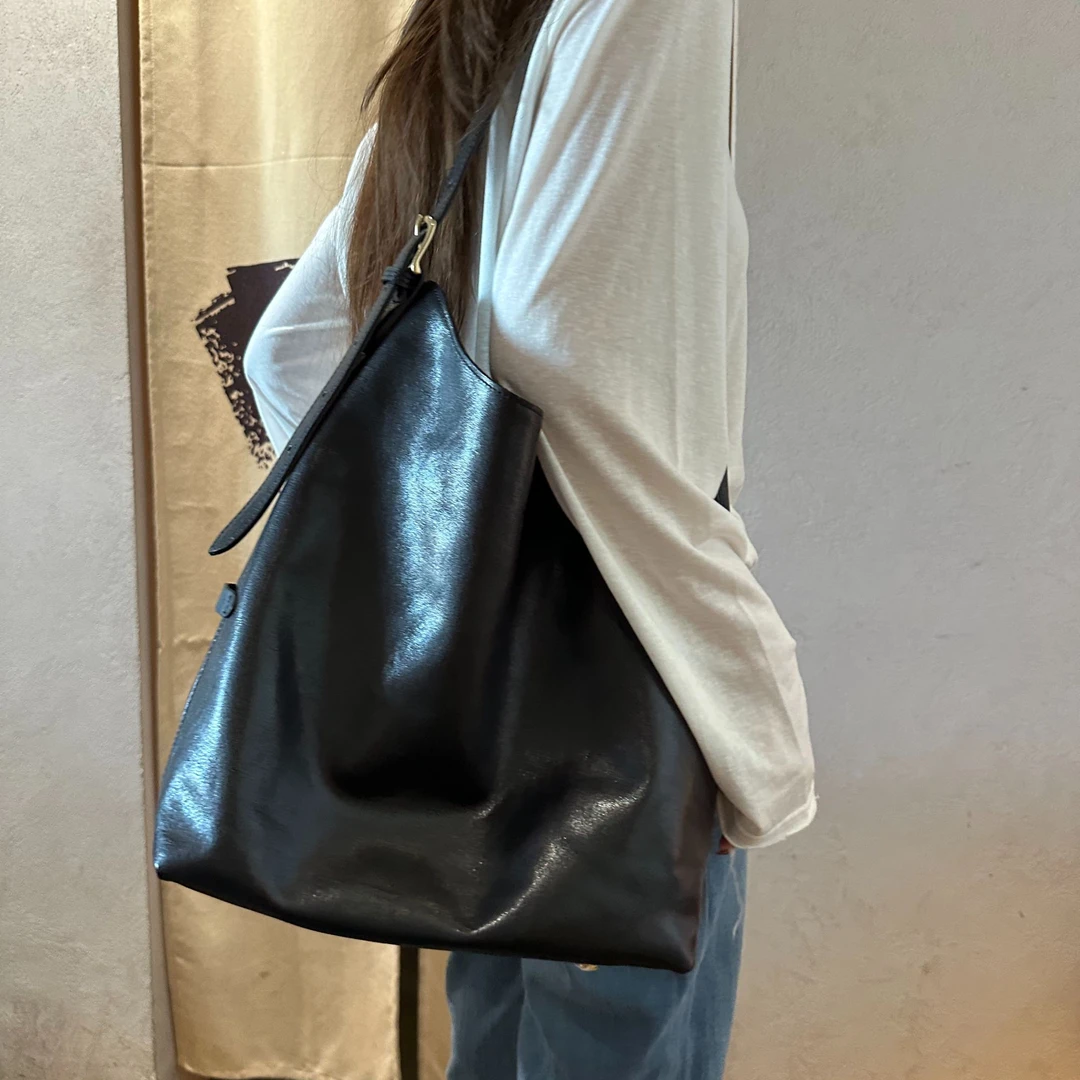 “远行旅客”复古意大利托马斯头层植糅牛皮大容量竖版水桶托特包