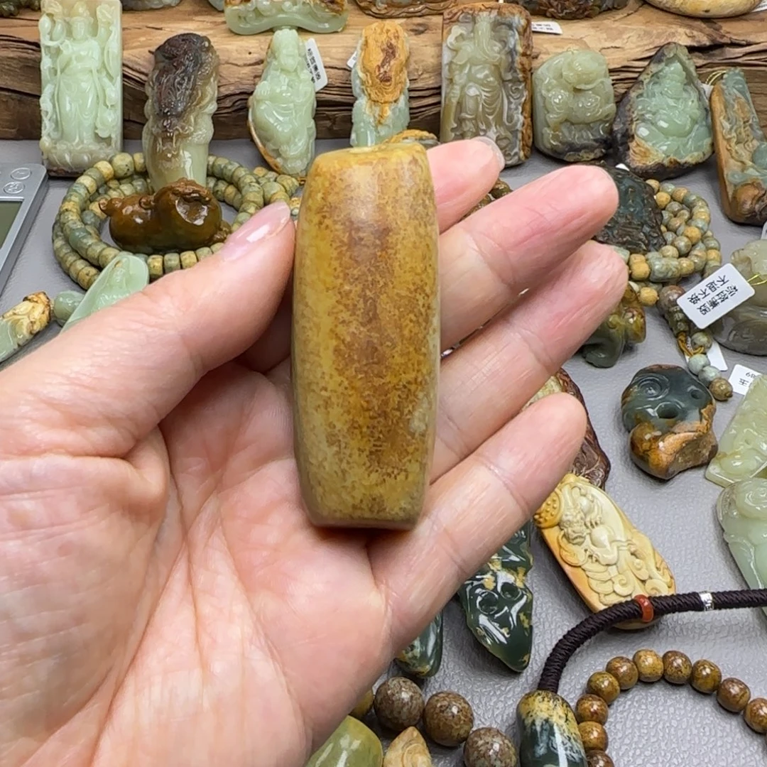 岫岩河磨玉（透闪石质玉）未镶嵌珠宝奇石
