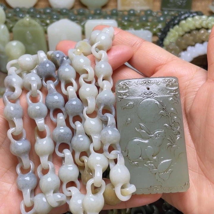 用***5和田玉未镶嵌颈饰