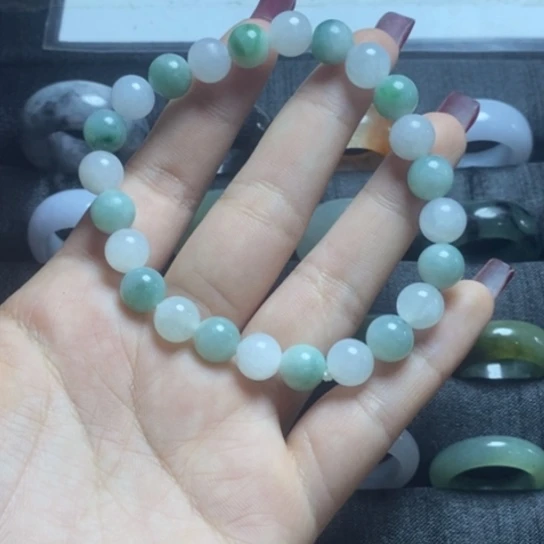 定制翡翠未镶嵌手串