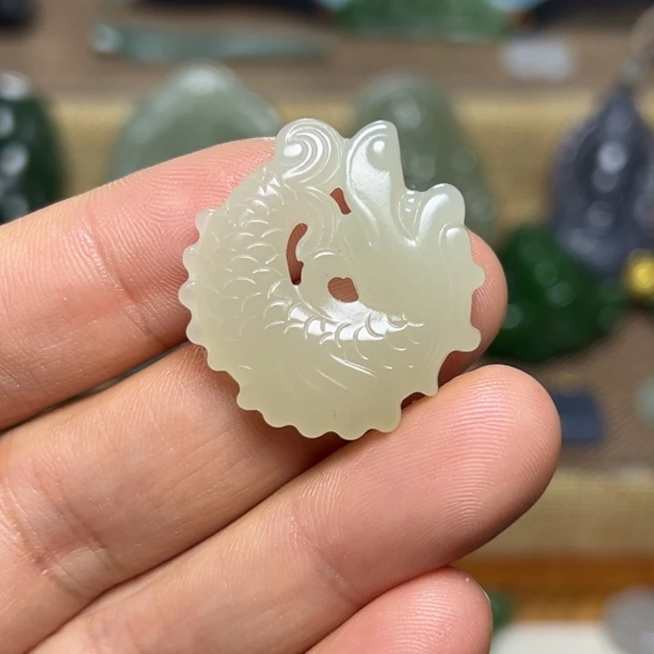 和田玉未镶嵌颈饰