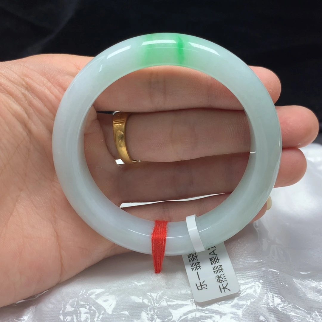 翡翠未镶嵌手镯（圆镯）54.8