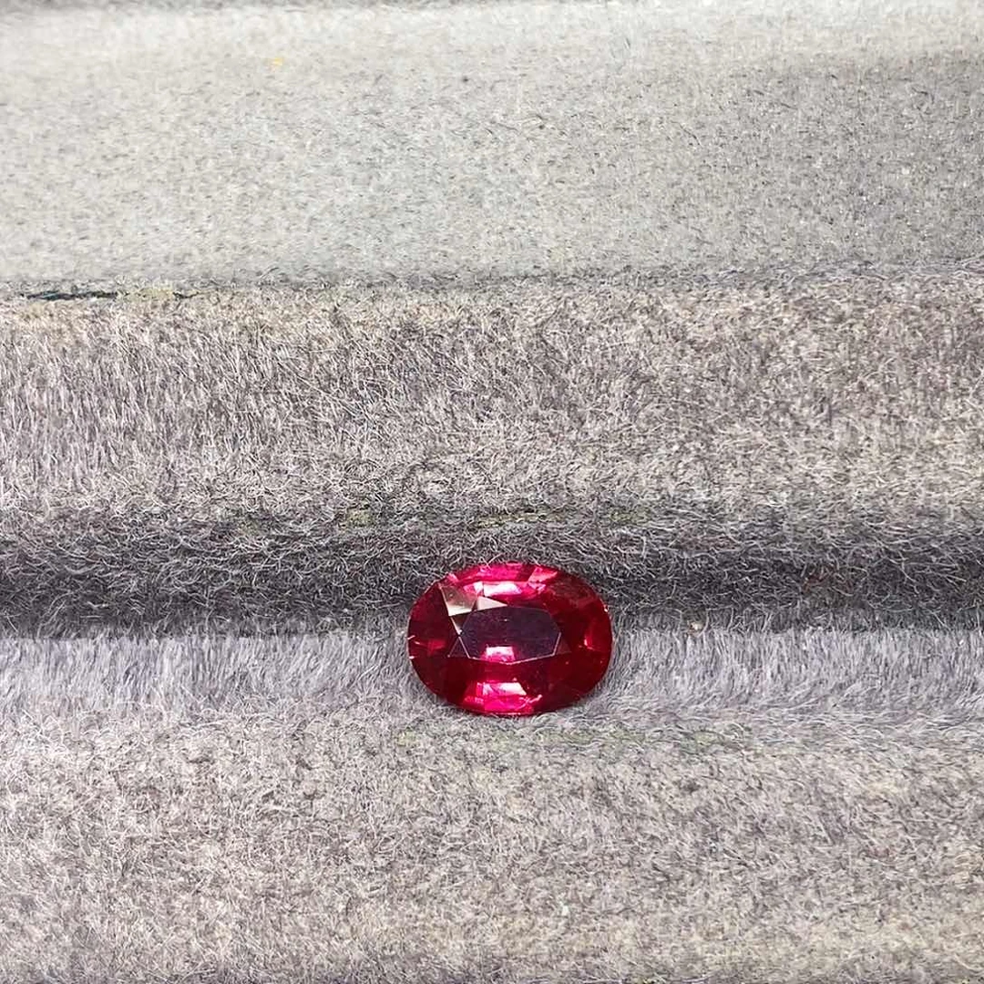 红宝石裸石2.08克拉天然全净玻璃体满火彩鸽血红红宝石