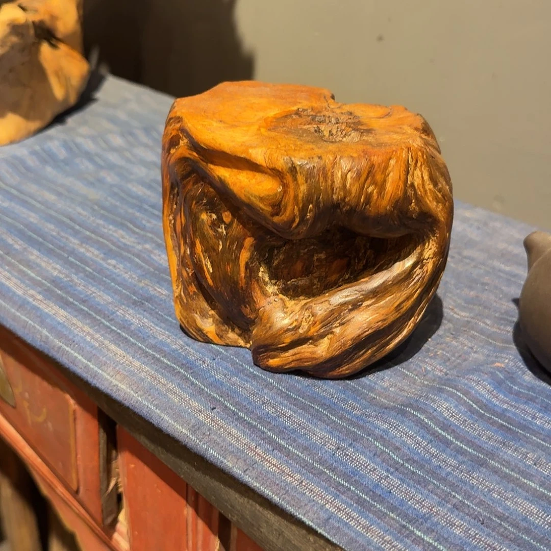 游***下木一品一品一底座壶