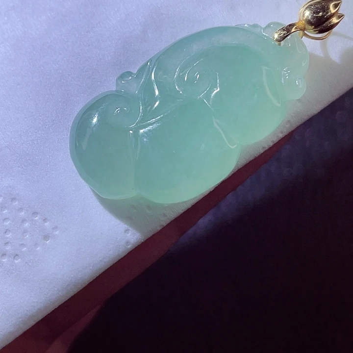 翡翠18K金镶嵌颈饰翡翠
