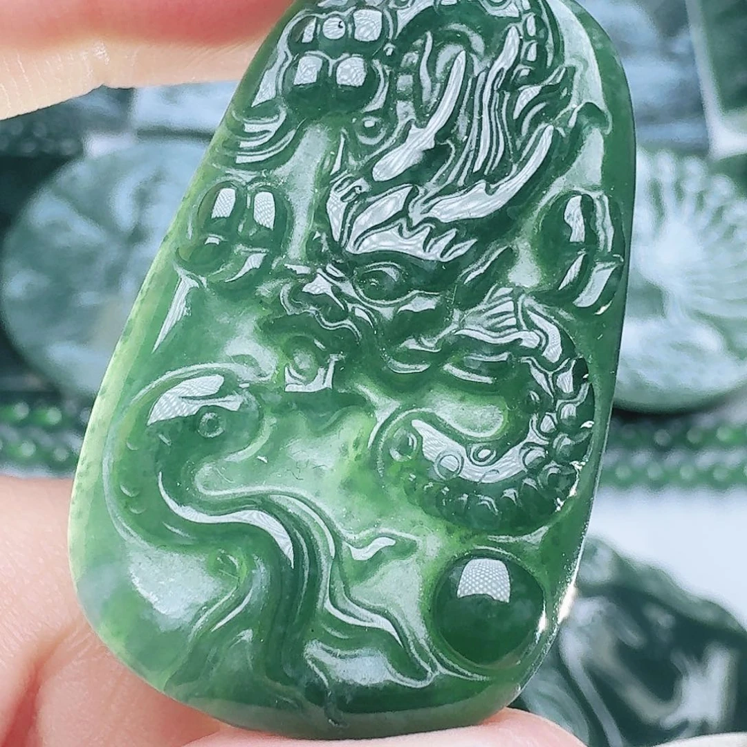 翡翠未镶嵌颈饰天然的A货翡翠多样性发其一