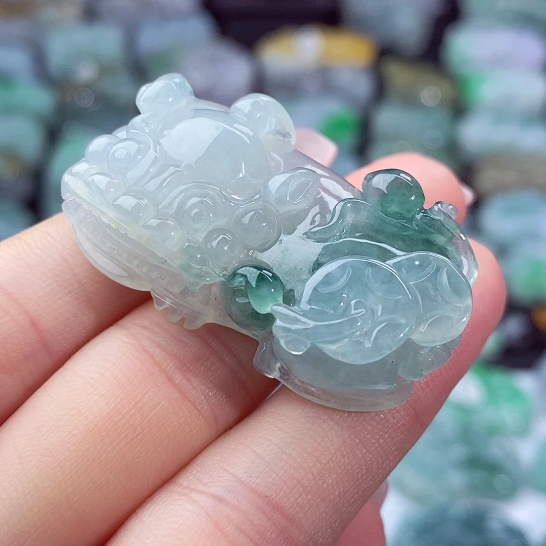 颈饰未镶嵌翡翠天然