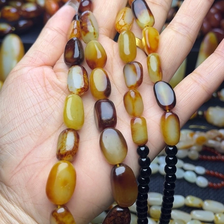 何***东和田玉未镶嵌手链