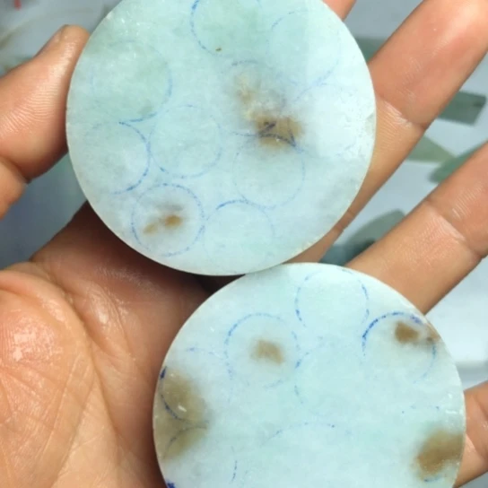 翡翠未镶嵌颈饰裸石