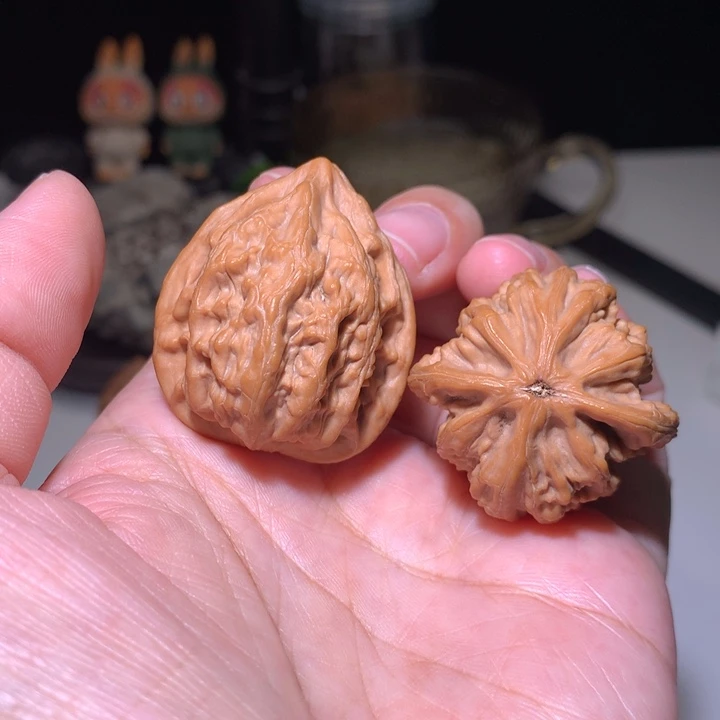 文玩核桃把件天眼鸡心