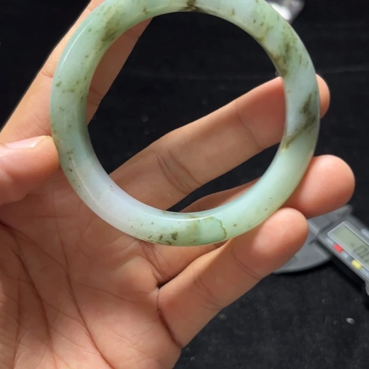 多***甲翡翠未镶嵌手镯天然缅甸翡翠手镯