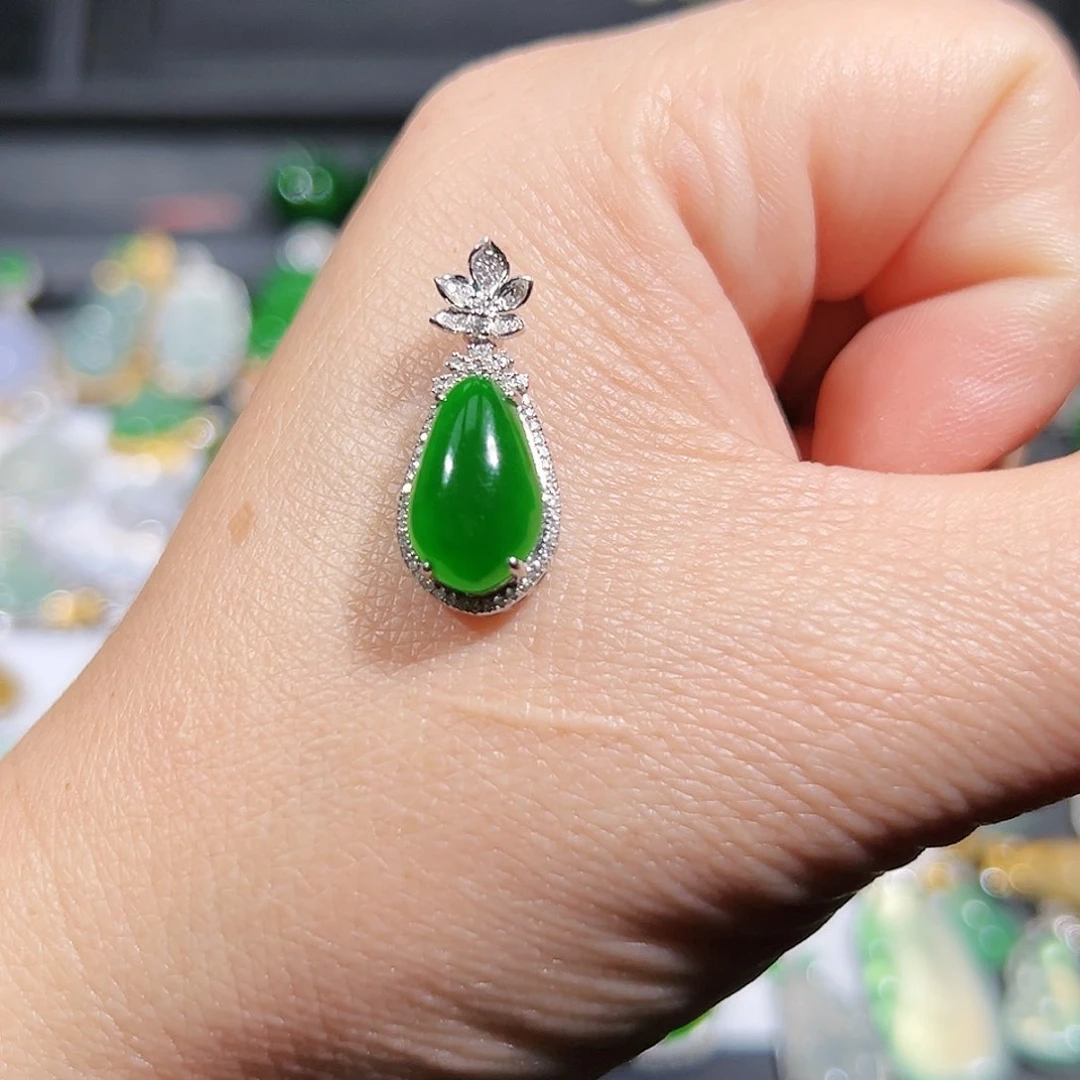 翡翠吊坠(不含链)18K金镶嵌